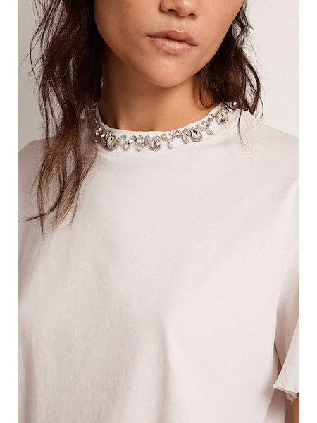 T-shirt in white with cabochon crystals
