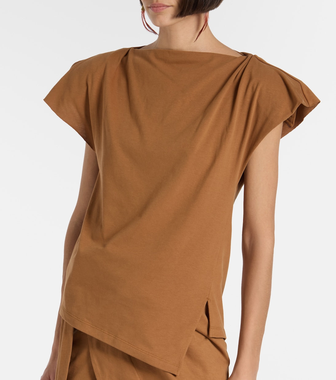 Sebani Tee