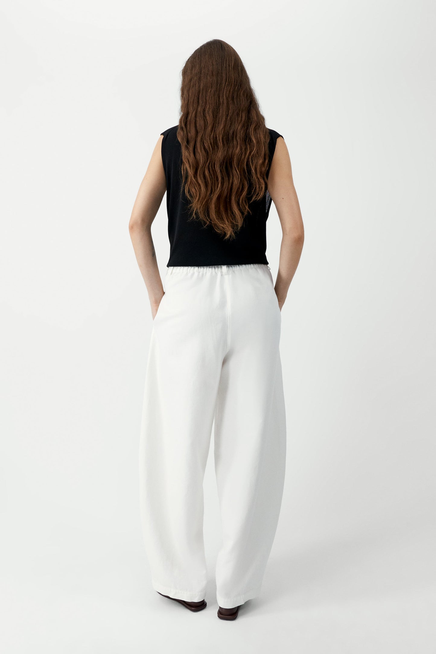 Cotton and Linen Curved Pants in White