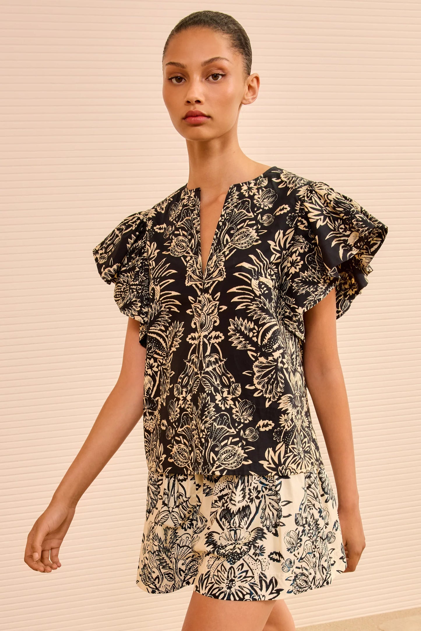 Severine Flutter Sleeve Top in Noir